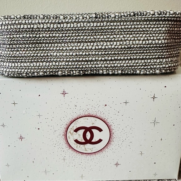 Chanel Cosmetic Pouch (can be converted to crossbody) - Picture 3 of 5